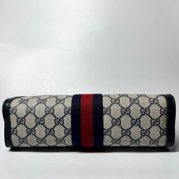 GUCCI GG monogram supreme vintage Clutch - Picture 8 of 14